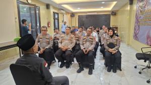 Polres Kepulauan Seribu Gelar Pembinaan Rohani dan Mental, Tanamkan Nilai Syukur dan Makna Kekayaan Menurut Al-Quran