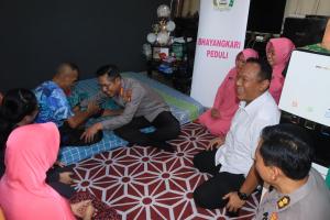 Jelang Hari Ke-79 Bhayangkara Polres Metro Jakarta Utara Kunjungan Anggota Sakit 