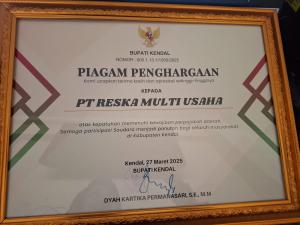 KAI Services Raih Penghargaan dari Pemkab Kendal atas Kepatuhan Perpajakan Parkir Stasiun Weleri