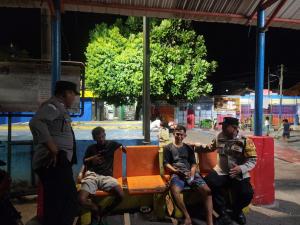 Patroli Malam Perintis Presisi Polsek Kepulauan Seribu Utara Antisipasi Premanisme dan Kenakalan Remaja