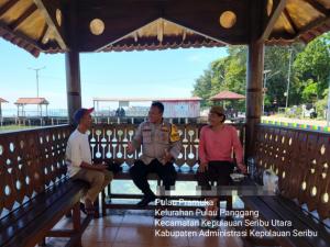 Bhabinkamtibmas Pulau Pramuka Sambangi Tokoh Masyarakat, Bahas Antisipasi Premanisme dan Himbau Jauhi Judi Online