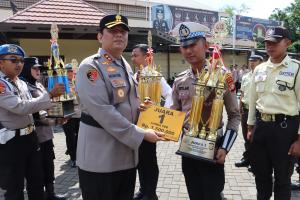 Kapolres Priok Pimpin Upacara Penyerahan Hadiah Lomba HUT Bhayangkara ke-79