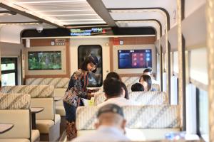 Rayakan HUT ke-22 KAI Services, Kuliner Kereta Hadirkan Promo Happy Culinary