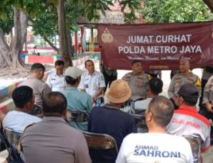 Dekat dengan Warga, Kapolres Kepulauan Seribu Gelar Jumat Curhat di Pulau Kelapa