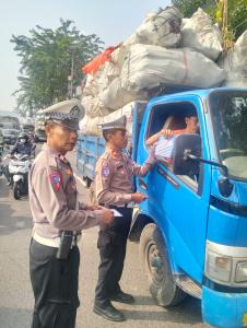 Tegakkan Disiplin Berlalu Lintas, Polsek Bekasi Barat Gelar Operasi Patuh Jaya di Kranji