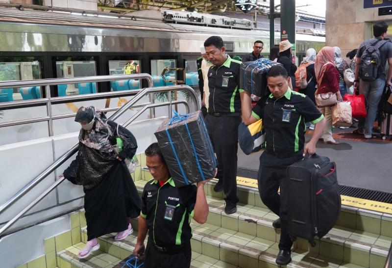 Layanan e-Porter Hadir di 14 Stasiun Besar, Permudah Penumpang Angkut Barang hanya Pakai Aplikasi