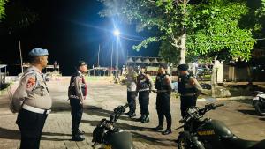 Polisi Baik Humanis Patroli Malam di Kepulauan Seribu Utara, Imbau Warga Jauhi Judi Online