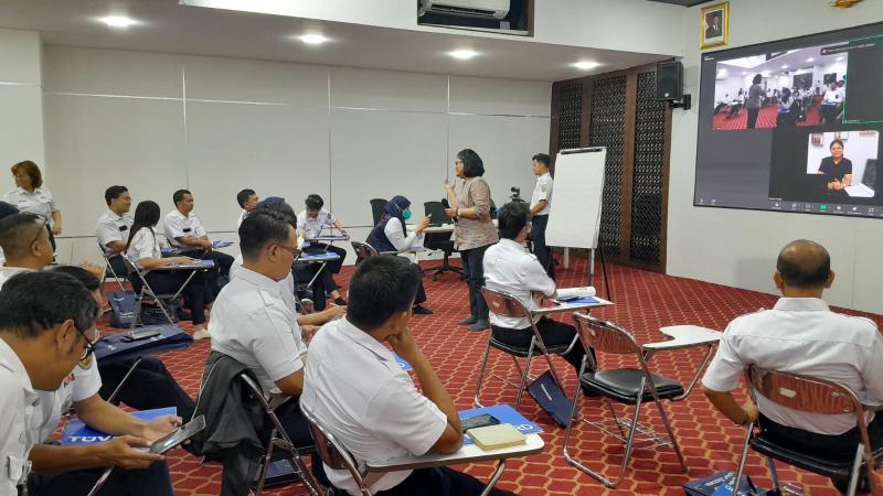 Tingkatkan Standar Keamanan Pangan di Lingkungan Perusahaan, KAI Services Gelar Pelatihan Food Safety Management System