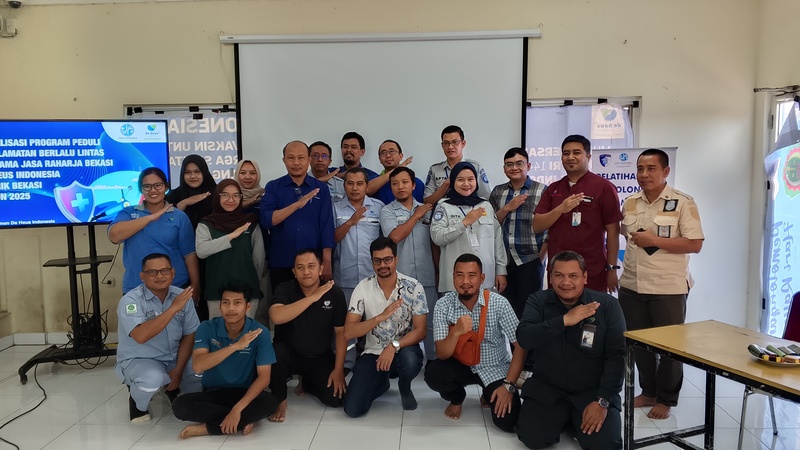 Jasa Raharja Bekasi Sosialisasikan Keselamatan Berlalu lintas dan PPGD Serta Gelar Pemeriksaan Kesehatan Gratis di De Heus Bantargebang