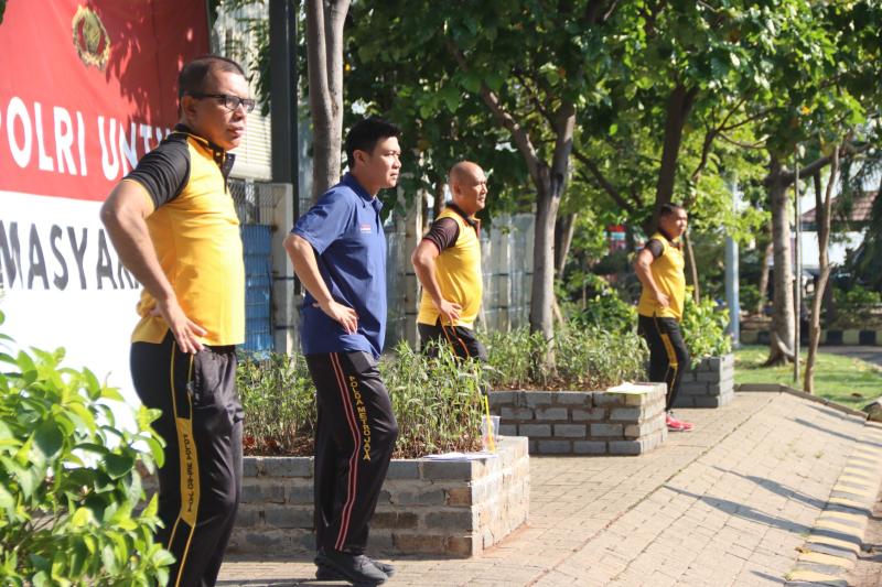 Kapolres Kepulauan Seribu AKBP Argadija Putra Gelar Olahraga Pagi Bersama Media di Kantor Perwakilan Polres