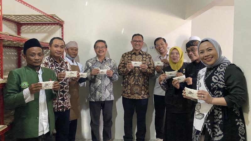 Dorong Ekonomi Pesantren, PDC Hadirkan Rumah Produksi Tempe di Indramayu