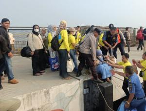 Polsek Kawasan Sunda Kelapa Amankan Akses ke Kepulauan Seribu di Dermaga Kali Adem