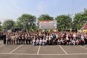 Datangi polres metro Bekasi kota mahasiswa dan pelajar berikan dukungan moril