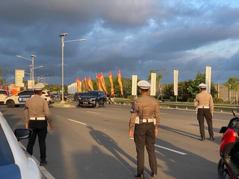 Operasi Lanjutan, Polisi Kawal Ketat Kepulangan Logistik dan Wisatawan Pasca-MotoGP Mandalika