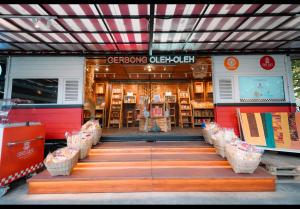 Kini Pesan Oleh-Oleh Khas Yogyakarta Lebih Mudah Lewat Railfood: Praktis, Modern, dan Penuh Cita Rasa Lokal