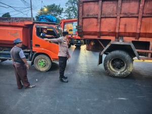 Tanggap dan Sigap, Polisi Bantargebang Urai Kemacetan Hingga Arus Kembali Lancar