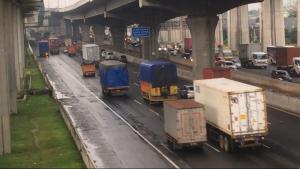 Pemerintah Evaluasi Pembatasan Angkutan Barang Nataru, Tol Berlaku Menerus hingga 4 Januari 2026